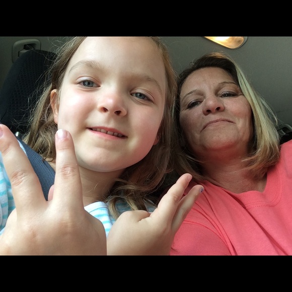 Meet your Posher, Heather - Picture 2 of 8